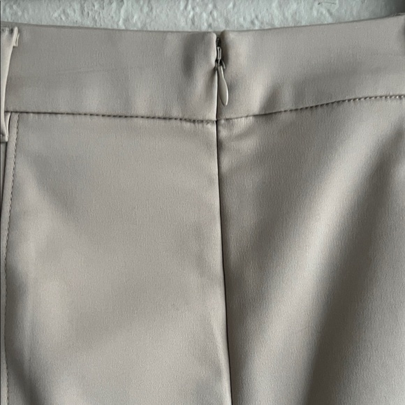 NWOT WHBM Pencil Skirt in CobbleStone (Tan) In Size 4 - Picture 6 of 13